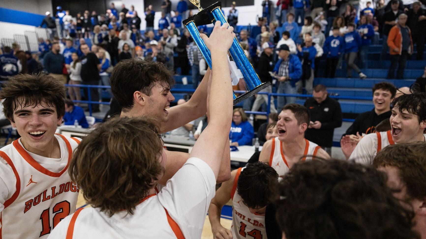 Waterloo claims Freeburg-Columbia Holiday Tournament title for first time